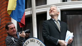 El gobierno de Ecuador parece estar harto de la presencia de Julian Assange en su embajada<em></em><em></em>